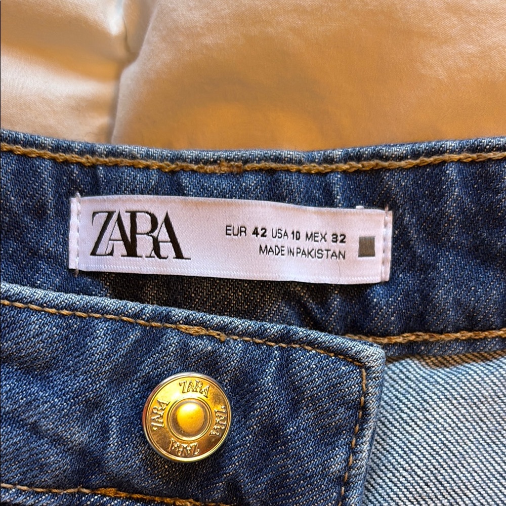 Zara Classic Indigo Denim Shorts - Picture 2 of 5